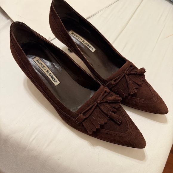 Manolo Blahnik Chocolate Brown Suede Kitten Pointed Heels Tassel Fringe Details - Picture 4 of 8